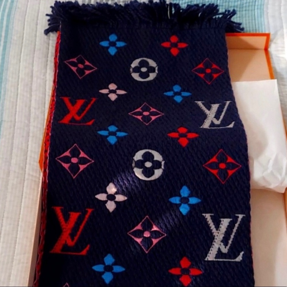 Louis Vuitton scarf